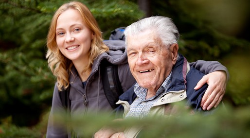 Alla som r 75 r eller ldre och boende i kommunen erbjuds ett seniorkort som innebr att man fr ka kostnadsfritt i kollektivtrafiken inom kommunens grnser. Seniorkort - Skara kommun